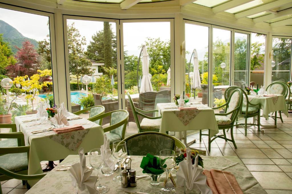 Hotel Tiffany Merano Bagian luar foto