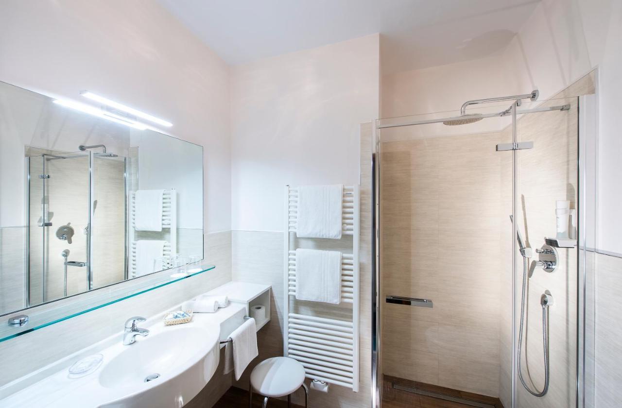 Hotel Tiffany Merano Bagian luar foto